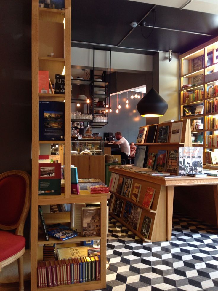 Cozy Cafe-Bookstore Design: A Harmonious Blend of Warmth and Modernity