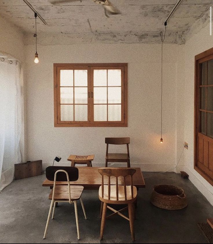 Minimalist Cafe Design Emphasizes Natural Materials and Inviting Ambiance