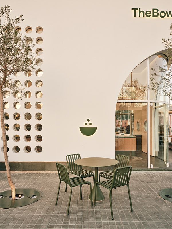 Modern Minimalist Cafe Design: Harmonizing Urban Aesthetics with Nature