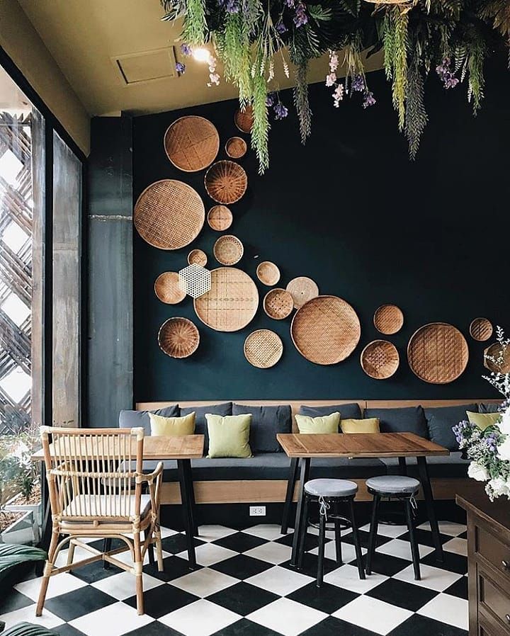 Cozy Cafe Design Blends Natural Elements with Modern Aesthetics for Relaxing Ambiance