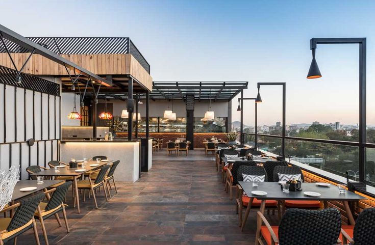 Contemporary Rooftop Cafe: A Stylish Blend of Relaxed Atmosphere and Modern Aesthetics