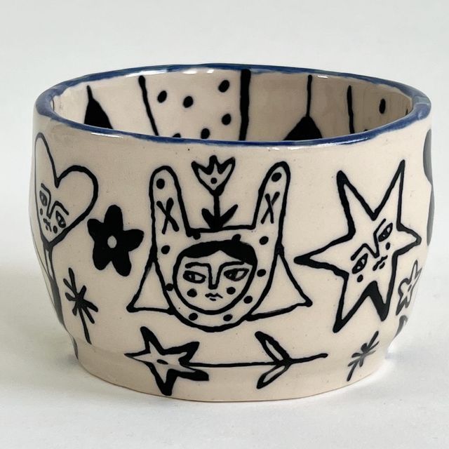 Whimsical Hand-Drawn Ceramic Bowl: A Perfect Fit for Artistic Cafe Atmospheres