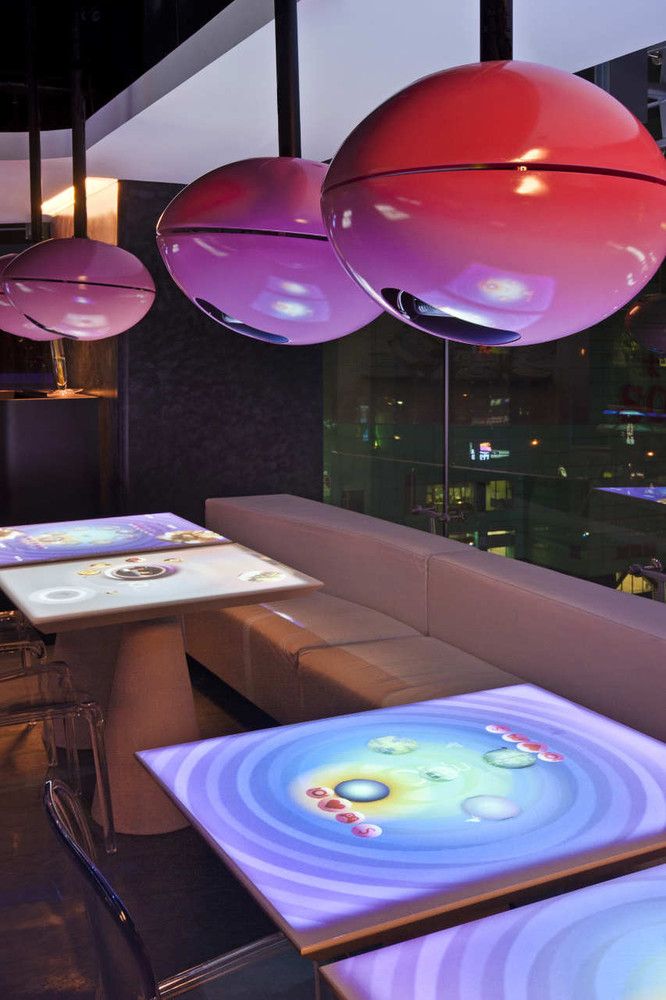 Modern Cafe Design: A Fusion of Futuristic Aesthetics and Comfortable Ambiance