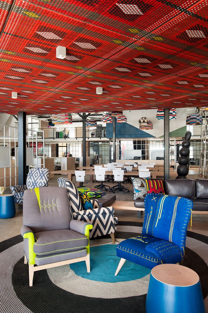 Vibrant Cafe Design Combining Modernity and Artistic Flair for an Engaging Community Space