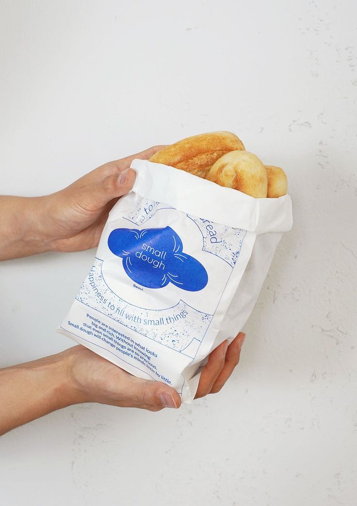 Charming Cafe Aesthetic: Inviting Packaging for Freshly Baked Goods