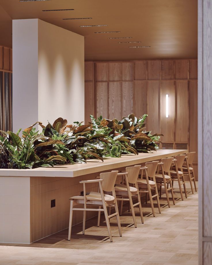 Minimalist Cafe Design: A Harmonious Blend of Natural Materials, Comfort, and Warm Ambiance