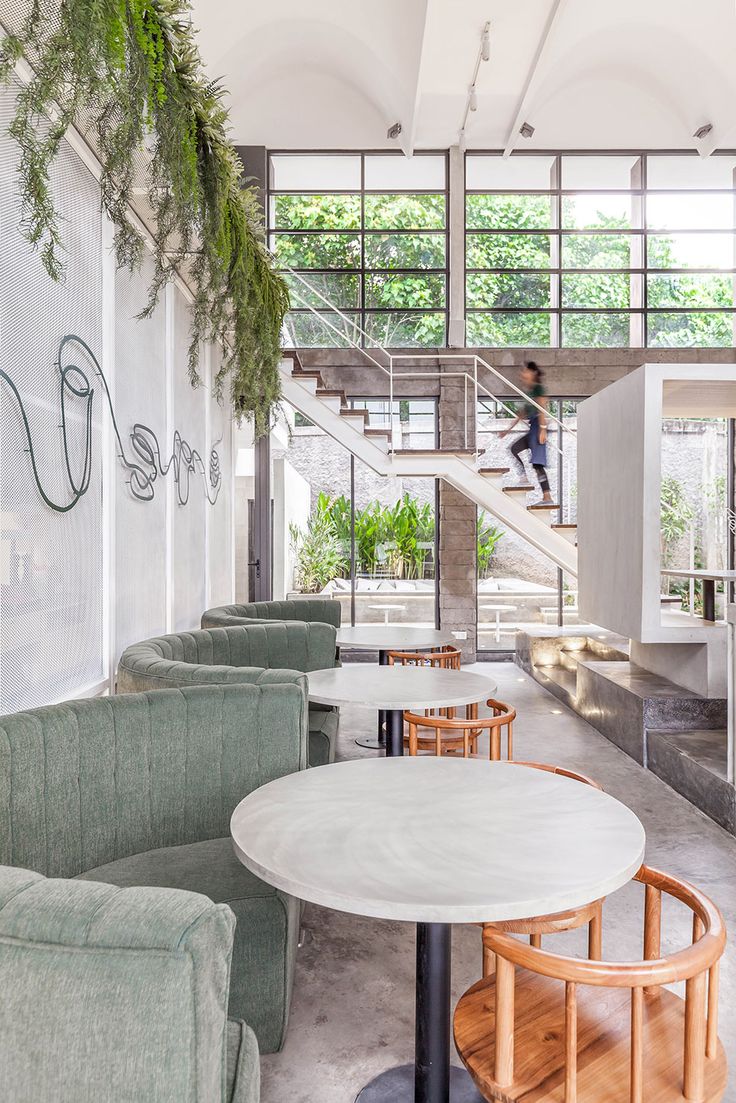 Contemporary Cafe Design: A Harmonious Blend of Nature and Modern Aesthetics