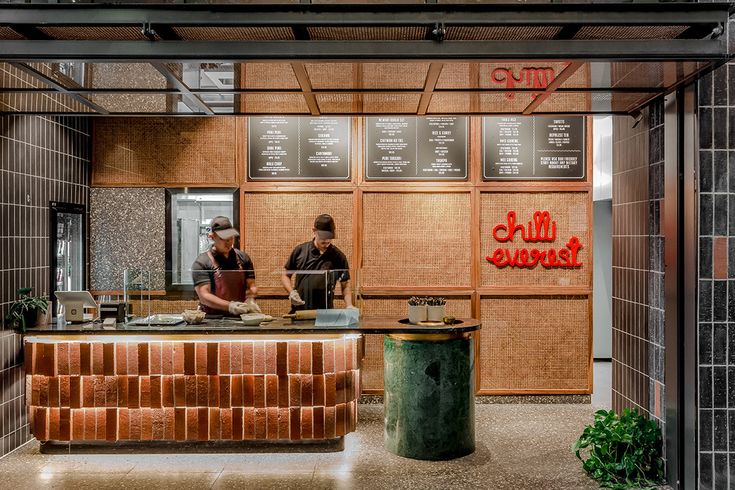 Modern Cafe Design Blends Warm Aesthetics with Inviting Atmosphere