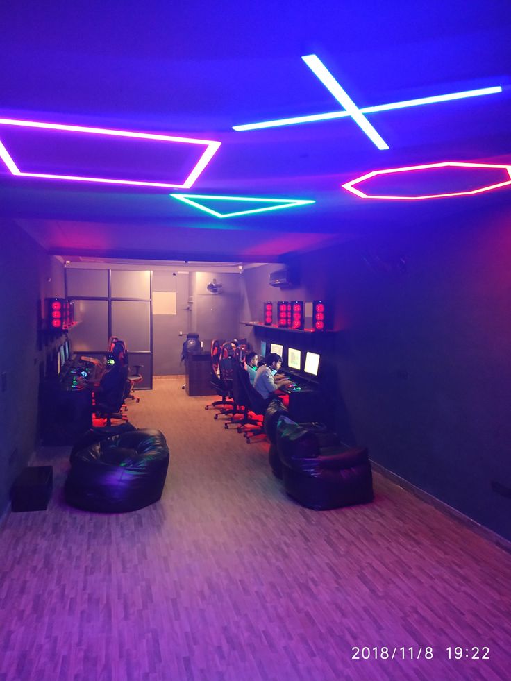 Modern Gaming Lounge: A Trendy Haven with Ergonomic Seating and Dynamic LED Ambiance