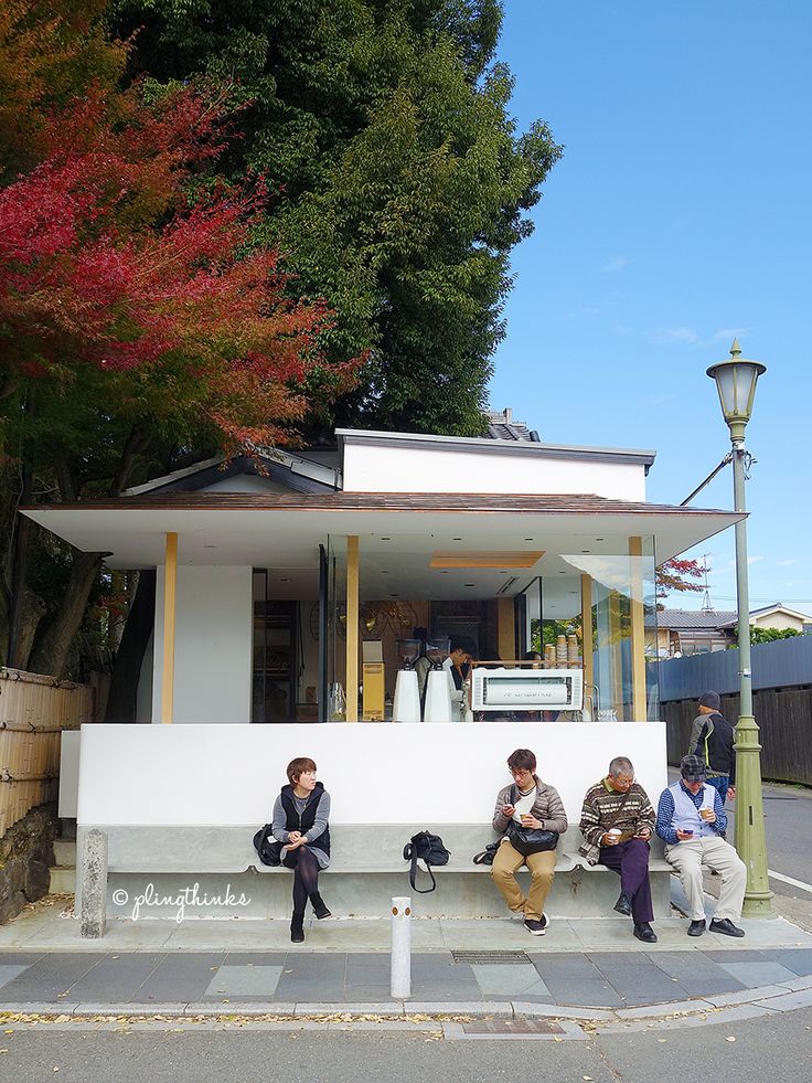 Modern Minimalist Cafe Design Blends Tradition with Nature for Inviting Atmosphere