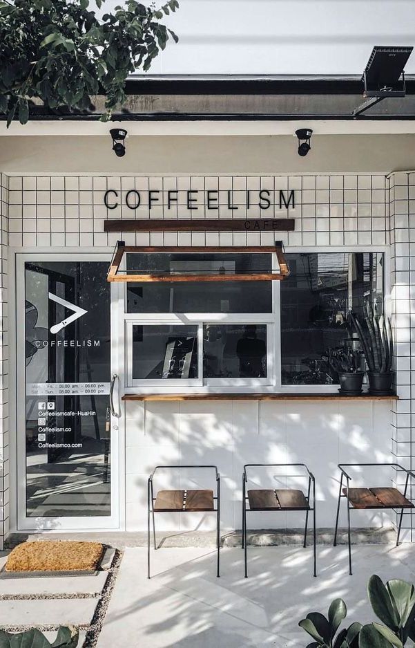 Modern Cafe Design: Minimalist Aesthetic with Inviting Atmosphere and Functional Layout