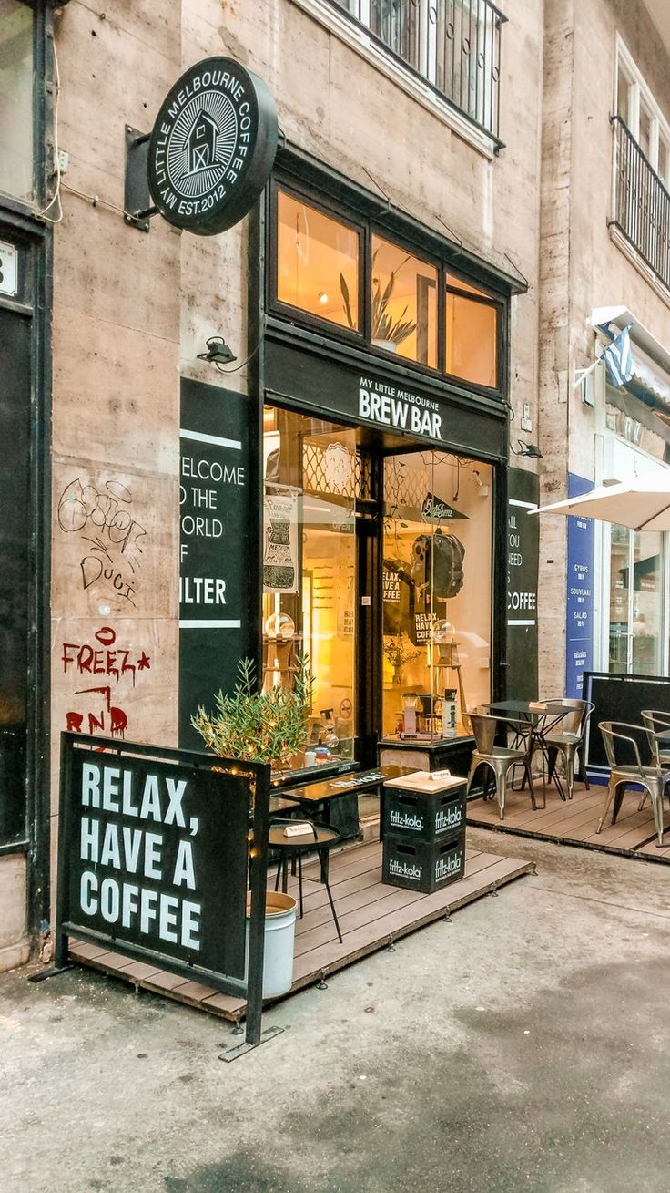 Charming Cafe with Inviting Exterior and Cozy Outdoor Seating