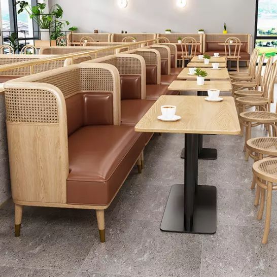 Modern Cafe Design: A Stylish, Inviting Space Combining Comfort and Natural Elements