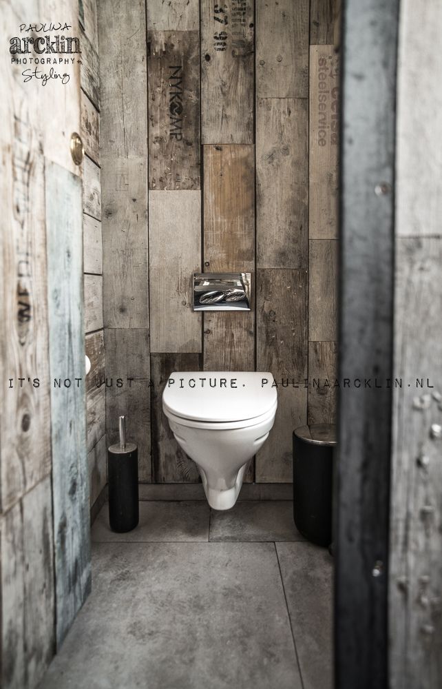 Rustic-Chic Cafe Restroom: A Warm, Eco-Friendly Blend of Natural Textures and Modern Minimalism