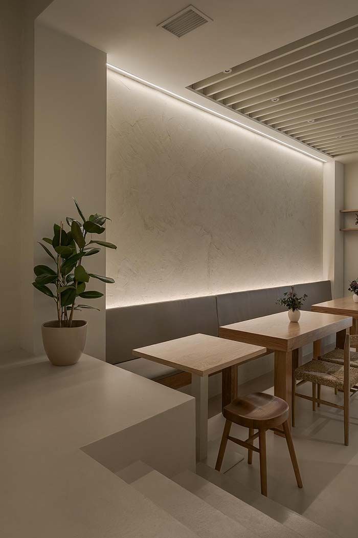 Minimalist Cafe Design: A Harmonious Blend of Contemporary Elegance and Cozy Charm