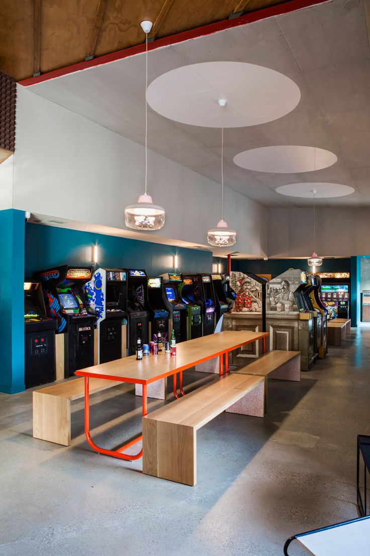 Retro Gaming Cafe: A Playful Blend of Nostalgia and Modern Comfort