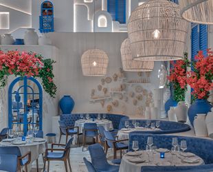 Coastal-Inspired Cafe Design: A Harmonious Blend of Blue, White, and Natural Elements