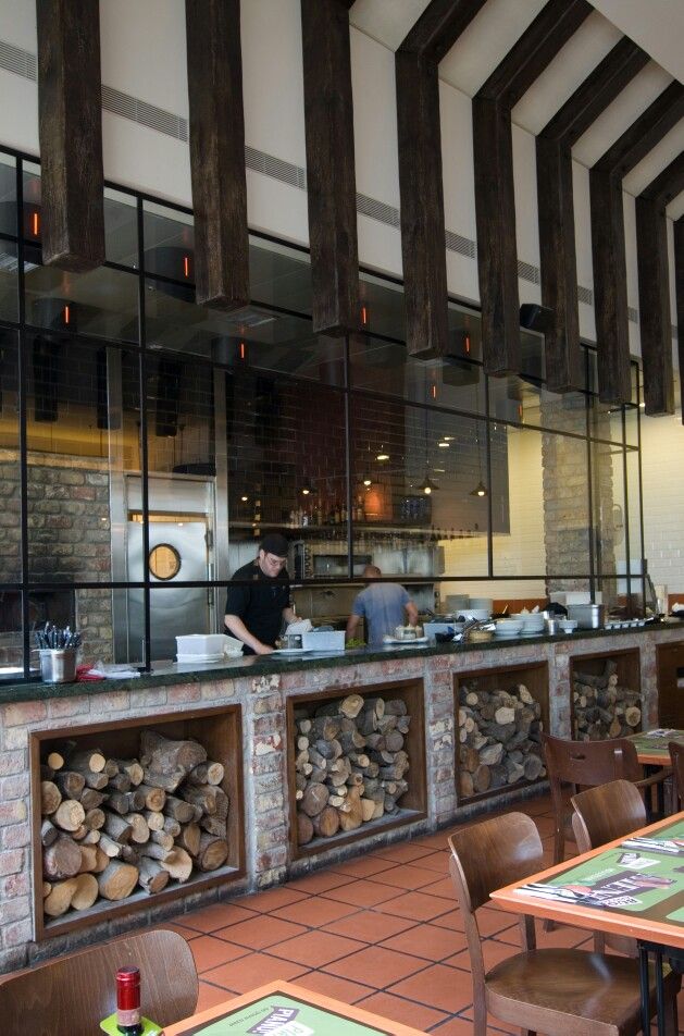 Rustic-Modern Cafe Design: A Harmonious Blend of Natural Elements and Cozy Ambiance