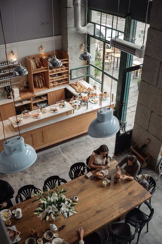 Charming Cafe Design Blends Spacious Layout, Natural Light, and Rustic Elegance for a Cozy Gathering Spot