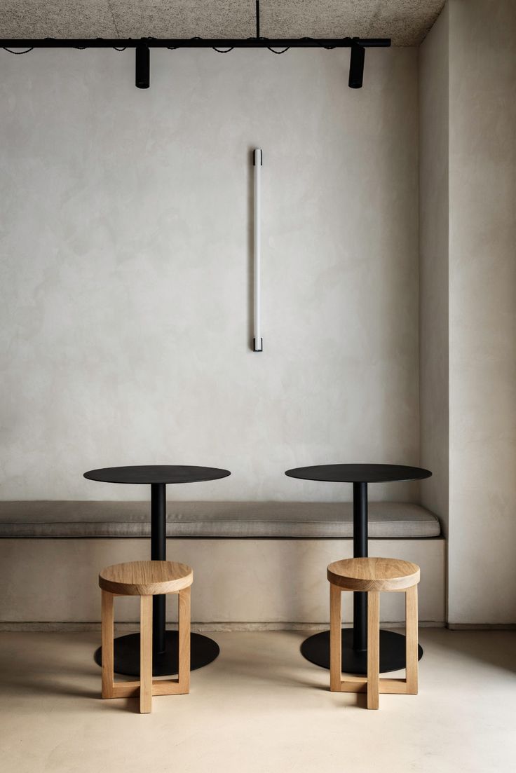 Modern Minimalist Cafe Design: Clean Lines and Warm Textures for Relaxed Gatherings