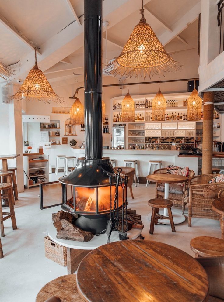 Cozy Cafe Design: A Harmonious Blend of Rustic Warmth and Modern Aesthetics