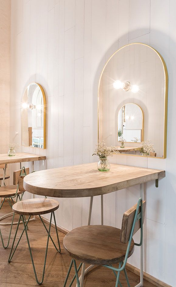 Chic Minimalist Cafe: Warm Atmosphere with Elegant Design Elements