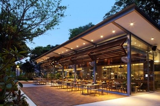 Cafe with Modern Design and Inviting Atmosphere, Blending Nature and Comfort