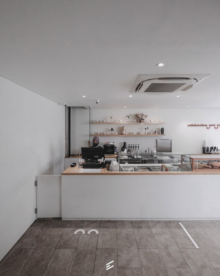 Minimalist Cafe Design: An Inviting Space of Clean Lines and Natural Warmth