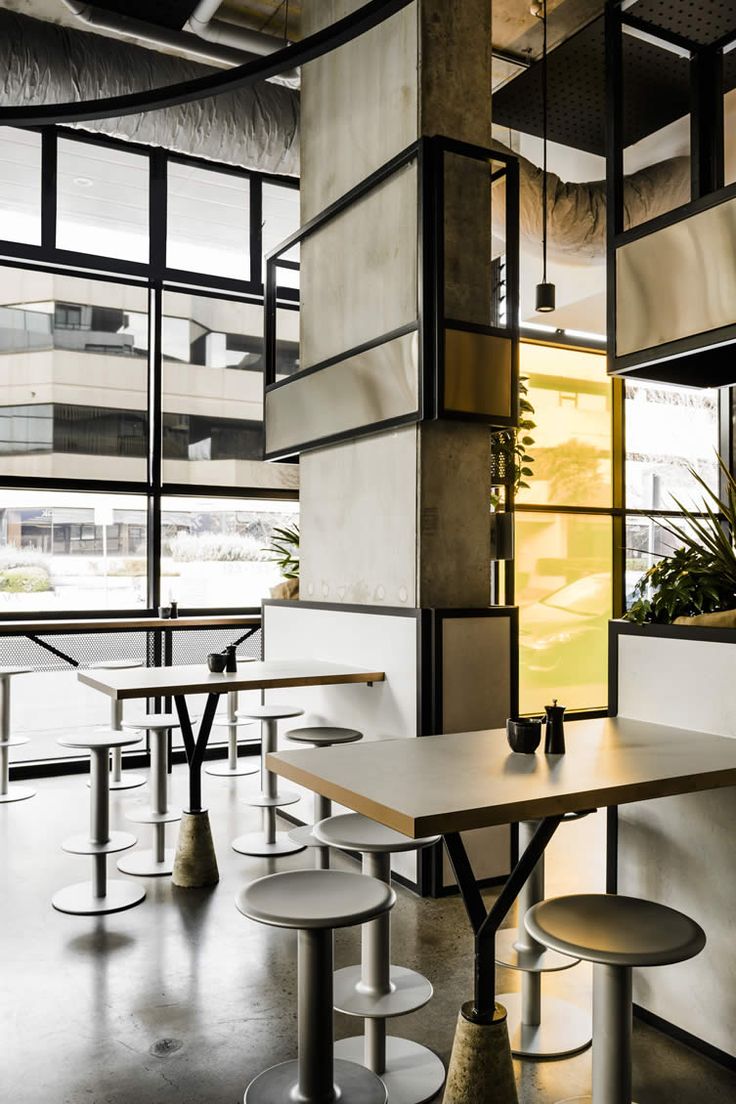 Contemporary Cafe Design Balances Modern Aesthetics with Natural Comfort