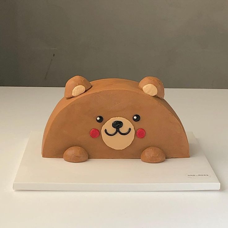 Whimsical Bear-Shaped Cake Design: A Playful Cafe Centerpiece