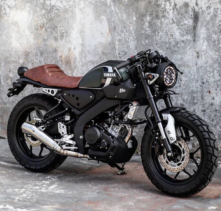 Custom Motorcycle Merging Aesthetics and Performance with Modern and Classic Elements