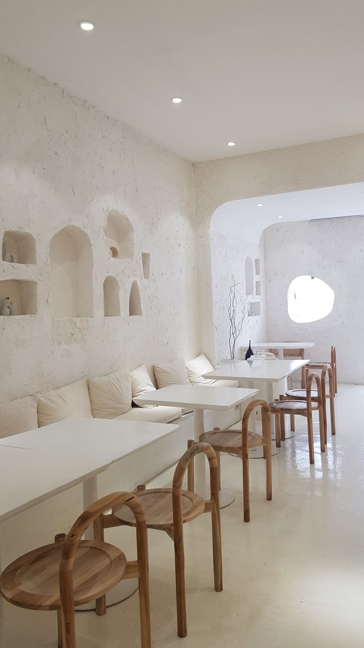 Minimalist Cafe Design: A Serene and Stylish Space for Relaxation