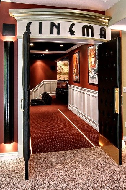 Stylish Entrance and Cinematic Atmosphere Create a Cozy Film Experience