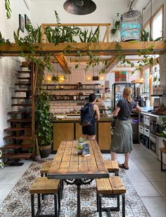 Charming Cafe Design: Blending Rustic Elements with Modern Comfort for a Welcoming Atmosphere