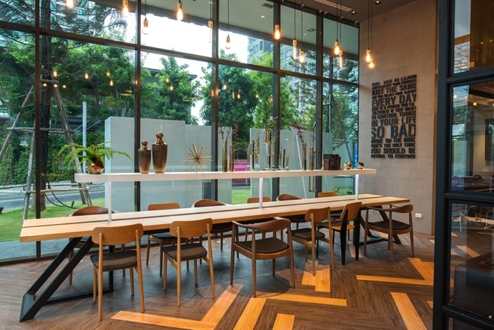 Modern Cafe Design: A Harmonious Blend of Natural Light and Minimalist Aesthetics