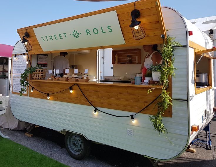 Charming Vintage-Style Food Truck Cafe Blends Rustic Aesthetics with Modern Functionality