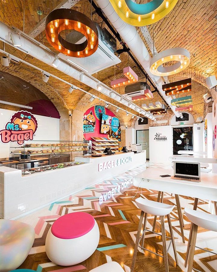 Vibrant Cafe Design Fusing Modern Quirkiness with Inviting Atmosphere